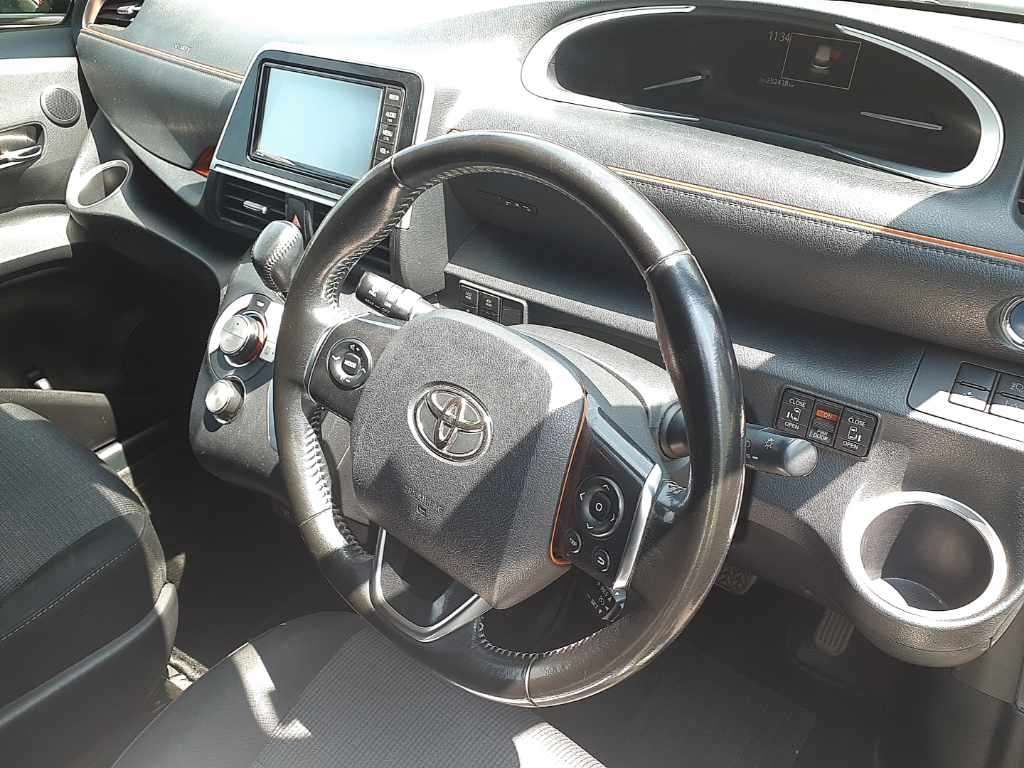 2021 Toyota Sienta ハイブリット auction photo 9