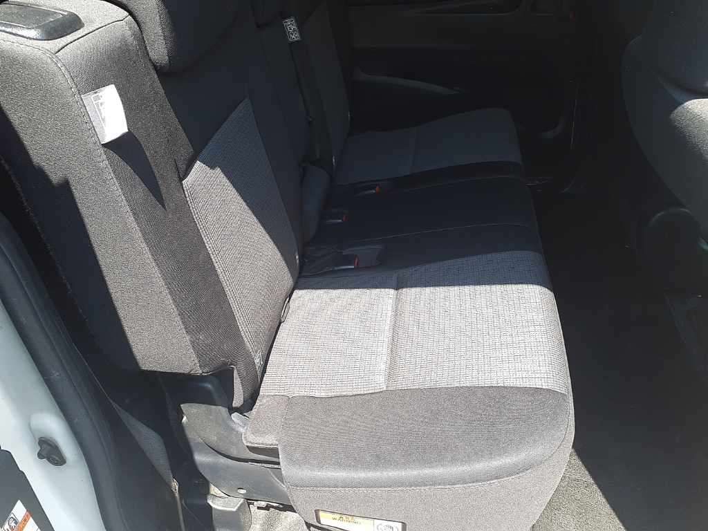 2021 Toyota Sienta ハイブリット auction photo 12