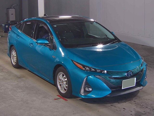 Japan Auction Vehicles 8 2017 Toyota Prius PHEV Sナビパッケージ auction photo