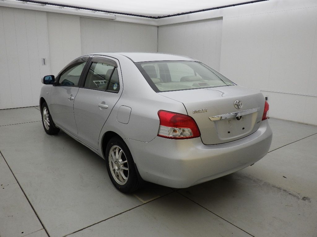 2007 Toyota Belta 4WD G auction photo 5