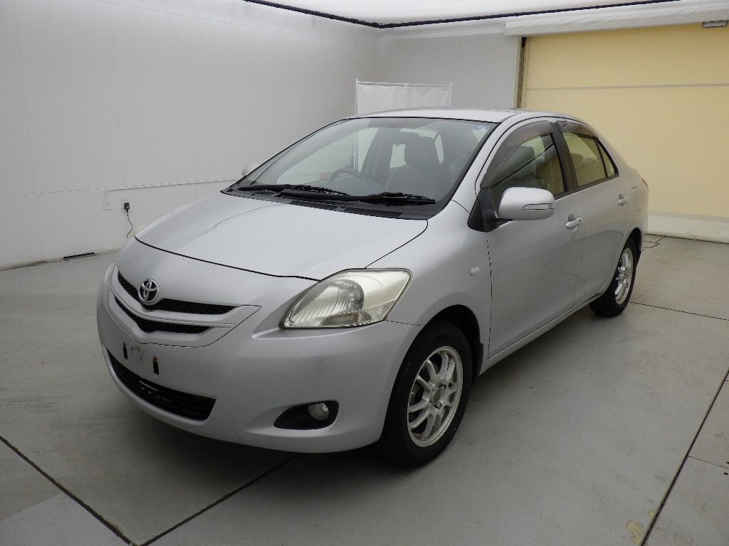 2007 Toyota Belta 4WD G auction photo 4