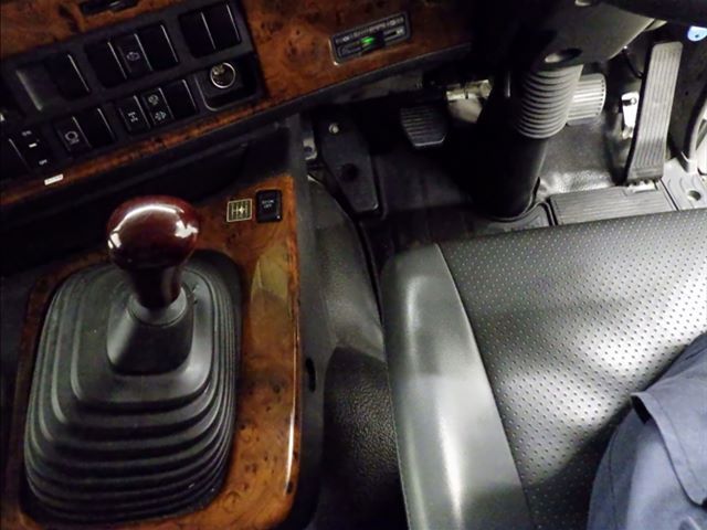 2017 Isuzu mixer auction photo 7