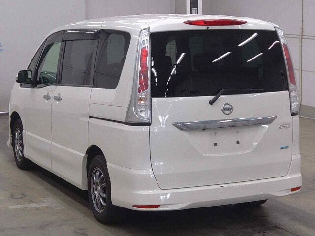 2013 Nissan Serena Highway Star V Aero 4WD auction photo 2