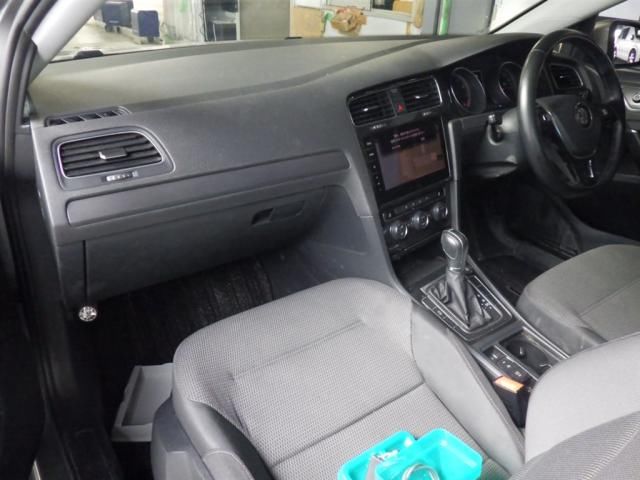 2017 Volkswagen VW ゴルフ TSIコンフォートライン auction photo 2