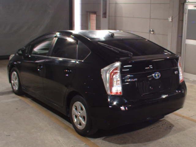 2014 Toyota Prius S auction photo 2