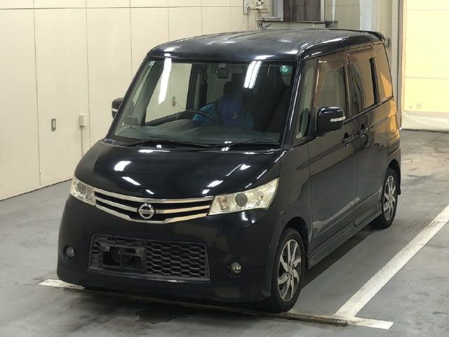 2010 Nissan Roox ハイウェイスター auction photo 3