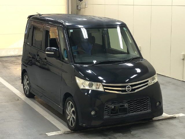 2010 Nissan Roox ハイウェイスター Japan auction vehicle