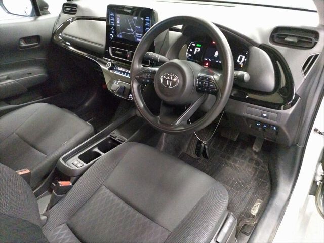2023 Toyota Aqua X 4WD auction photo 3