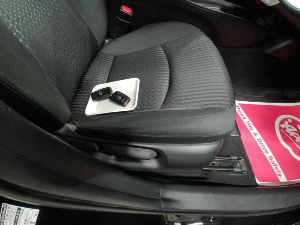 2017 Toyota Prius Sセーフティプラス auction photo 10
