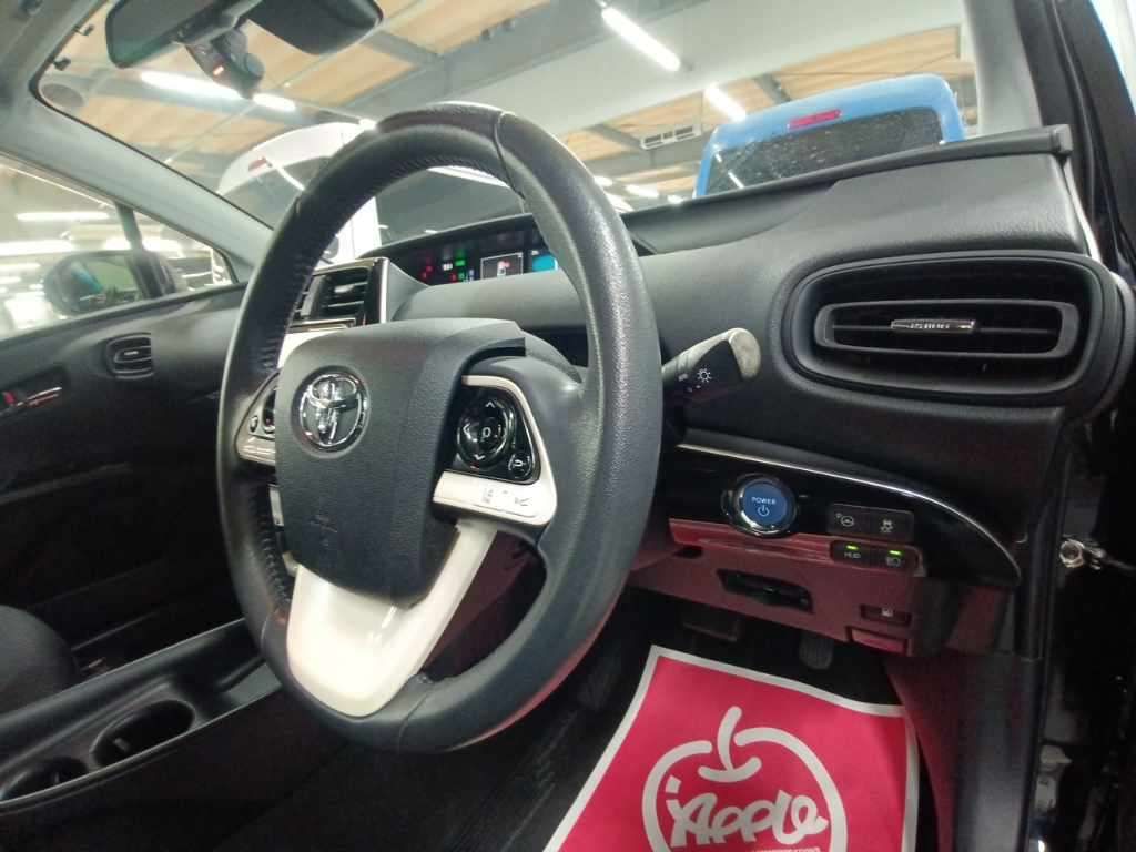 2017 Toyota Prius Sセーフティプラス auction photo 9