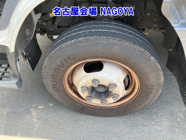 2015 Mitsubishi Fuso Canter Hira PG auction photo 9