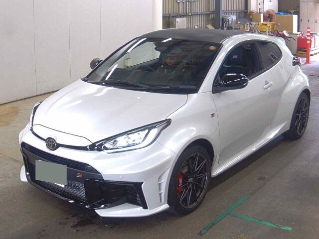 2024 Toyota GR Yaris RZハイパフォーマンス 4WD auction photo 4