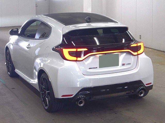 2024 Toyota GR Yaris RZハイパフォーマンス 4WD auction photo 2