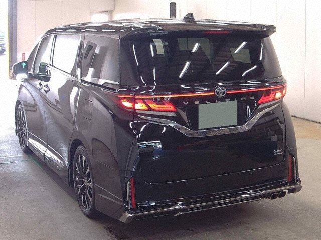 2024 Toyota Vellfire Z Premier 4WD auction photo 2