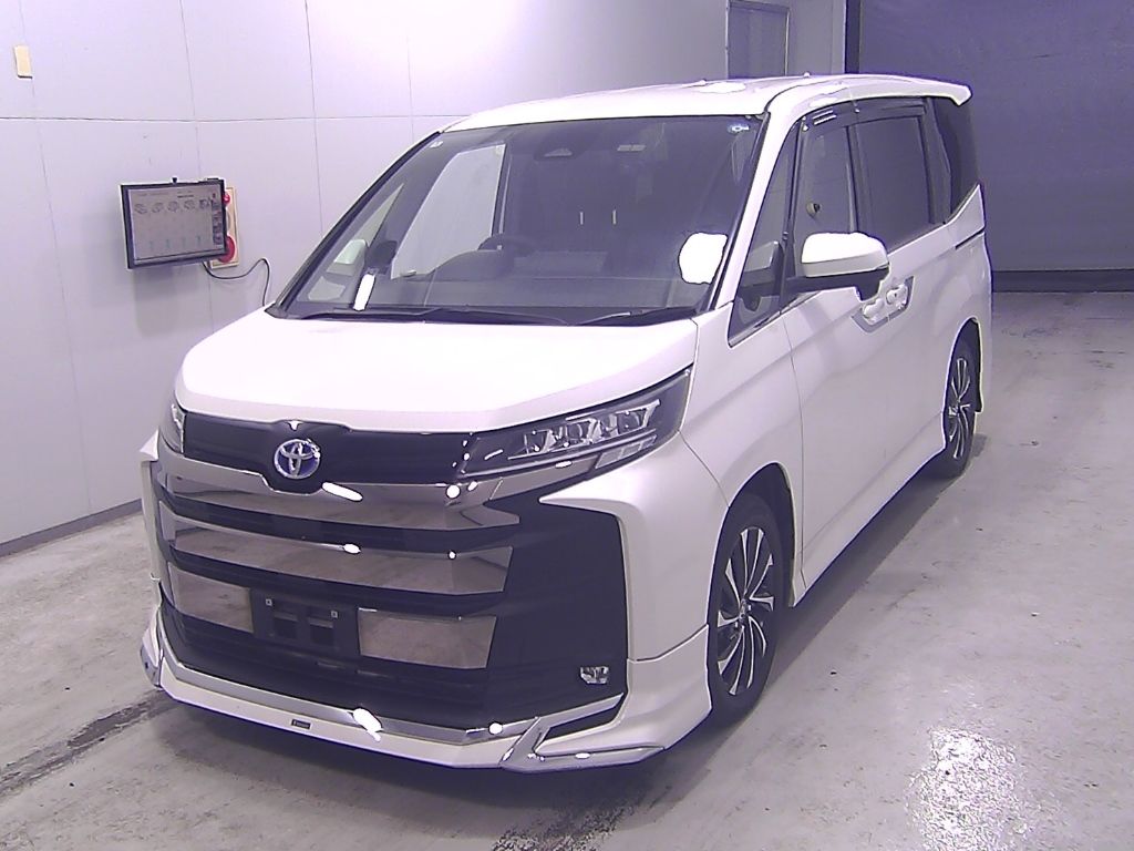 2022 Toyota Noah Hybrid S-Z auction photo 4