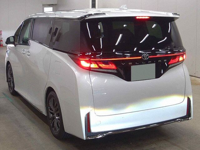 2025 Toyota Vellfire Z Premier auction photo 2
