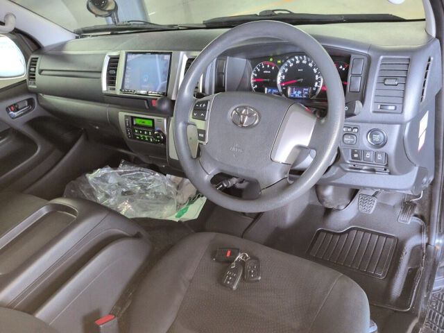 2014 Toyota Hiace Long Super GL 4WD auction photo 6