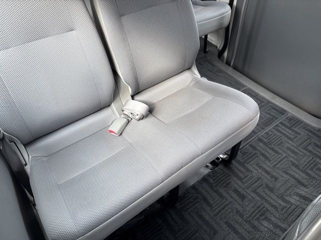 2009 Toyota Hiace ワゴン auction photo 11