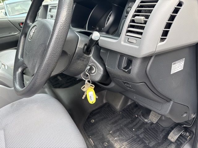 2009 Toyota Hiace ワゴン auction photo 6