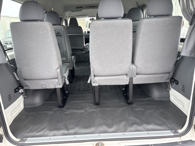 2009 Toyota Hiace ワゴン auction photo 12