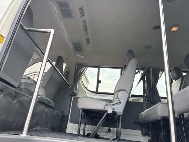2009 Toyota Hiace ワゴン auction photo 10