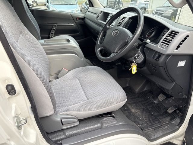 2009 Toyota Hiace ワゴン auction photo 8