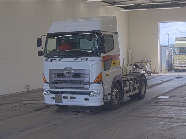 2015 Hino トラクター Japan auction vehicle