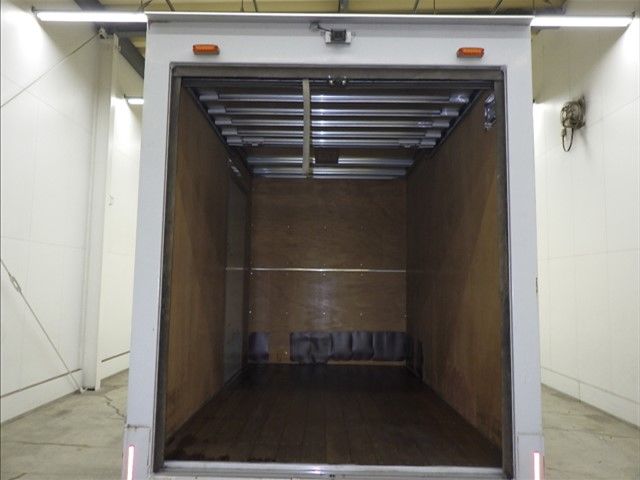 2015 Mitsubishi Fuso Canter Van auction photo 4