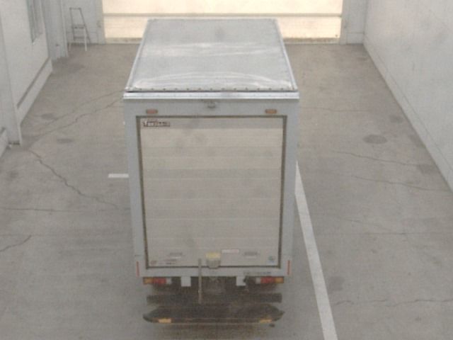 2015 Mitsubishi Fuso Canter Van auction photo 3