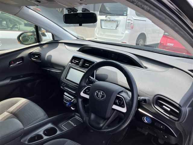2016 Toyota Prius S auction photo 3