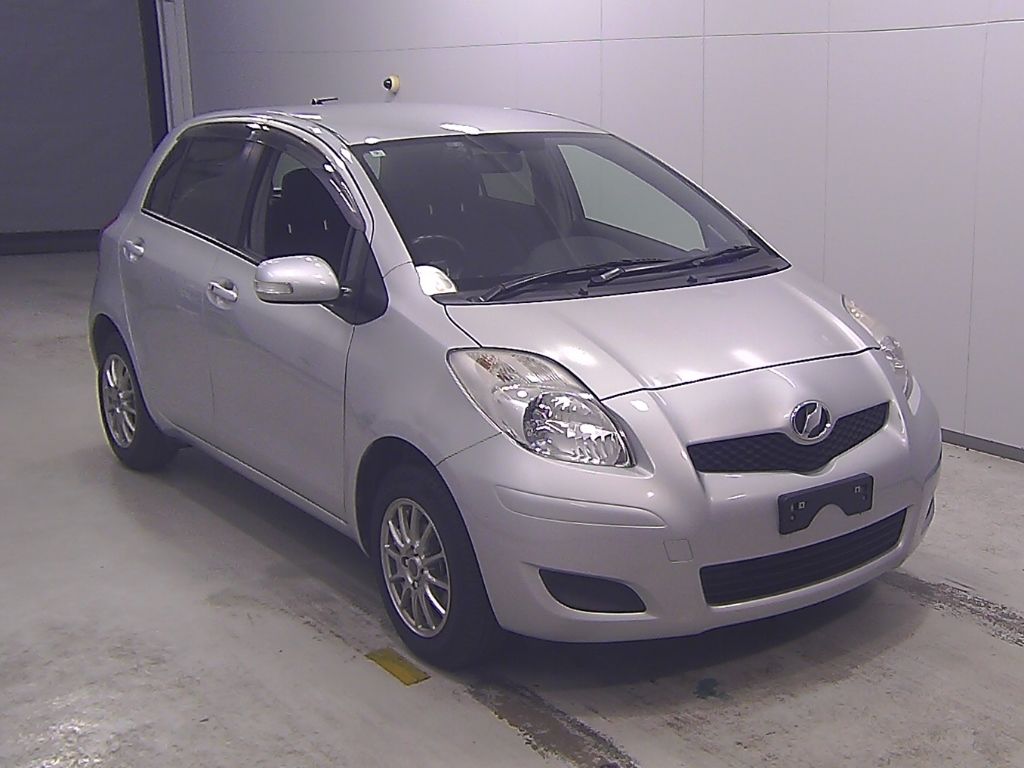 Japan Auction Vehicles 7 2010 Toyota ヴィッツ 5HB F LTDII auction photo