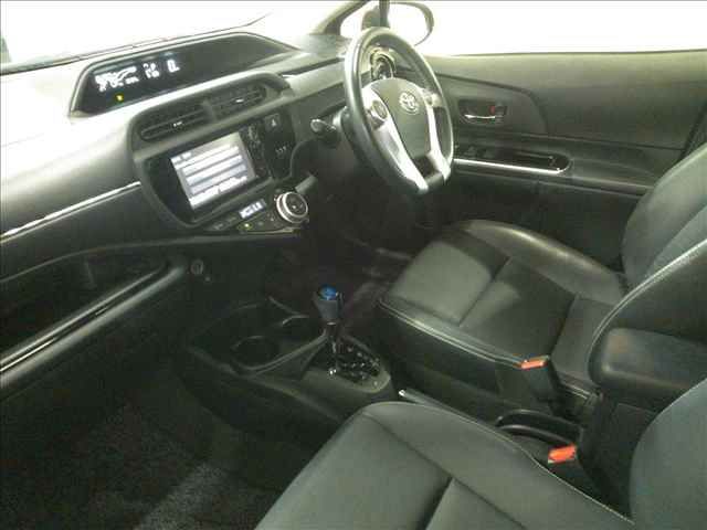 2015 Toyota Aqua G Black Soft Leather Select auction photo 3