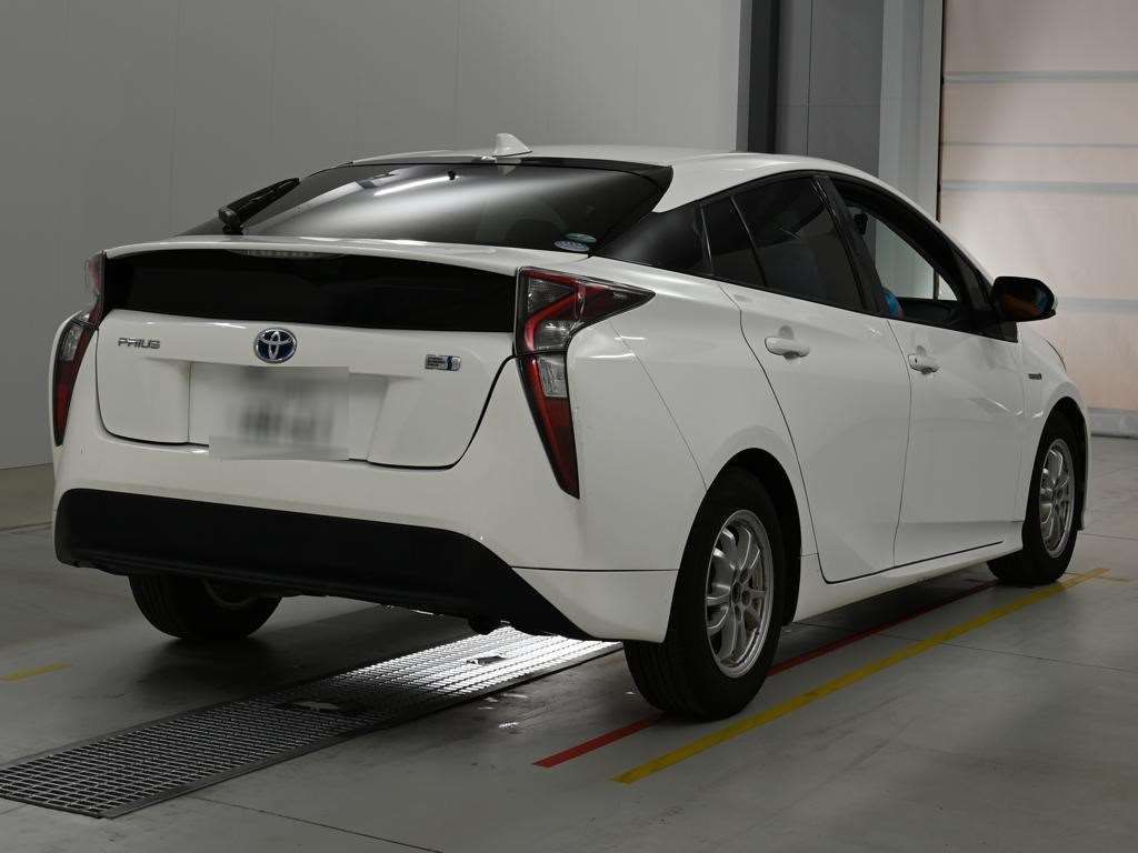 2016 Toyota Prius S auction photo 2