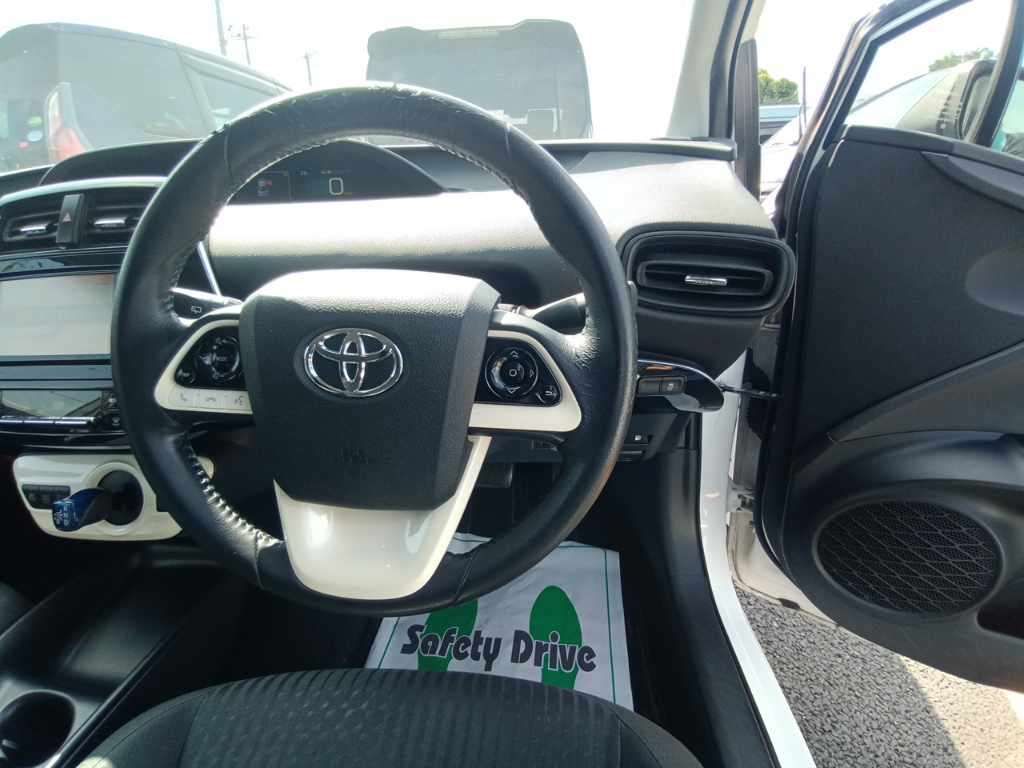 2016 Toyota Prius S auction photo 9