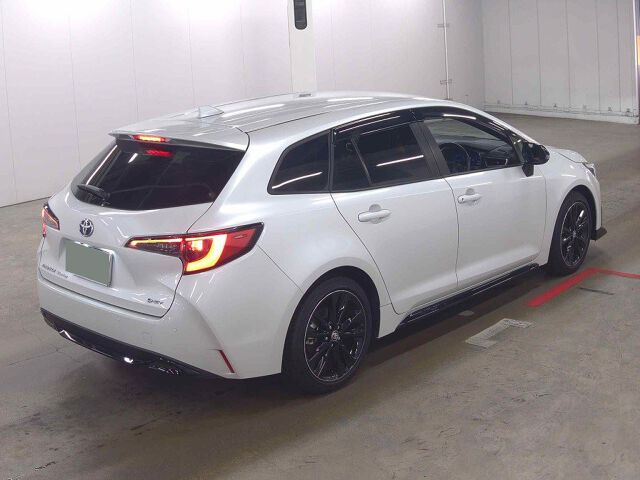 2025 Toyota Corolla Touring HV Active Sports auction photo 5