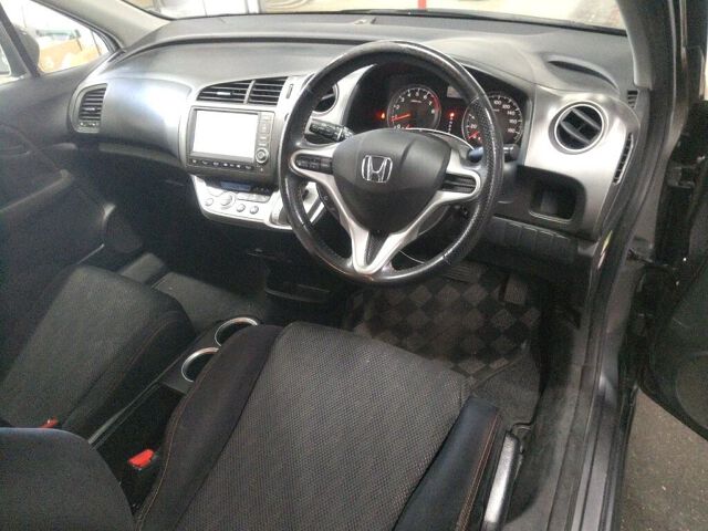 2012 Honda ストリーム ZS Sporty Edition auction photo 3