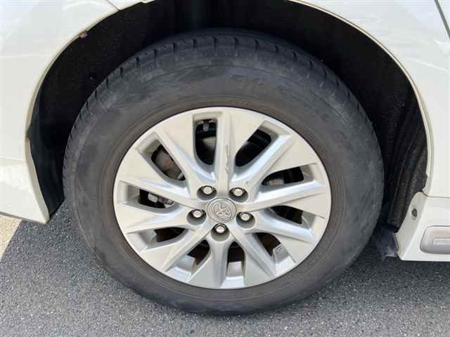 2015 Toyota Prius PHEV S auction photo 8