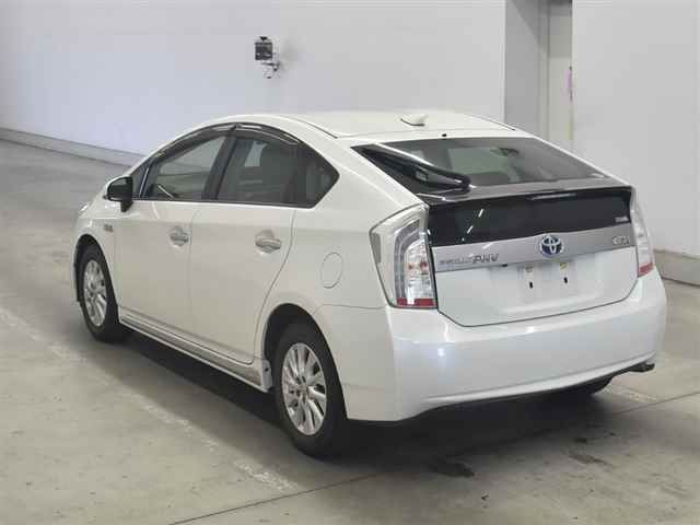 2015 Toyota Prius PHEV S auction photo 2