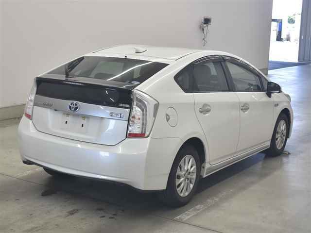 2015 Toyota Prius PHEV S auction photo 5