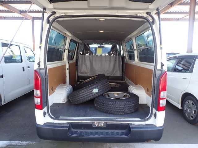 2020 Toyota Hiace DX 4WD auction photo 6