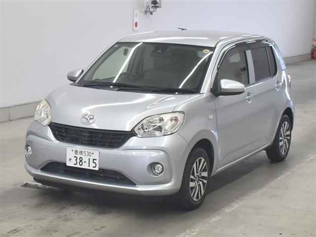 2016 Toyota Passo X Gパッケージ auction photo 4