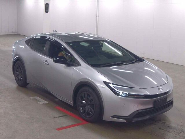 2025 Toyota Prius X Japan auction vehicle