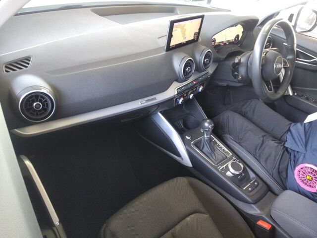 2019 Audi Q2 30TFSIスポーツ auction photo 3