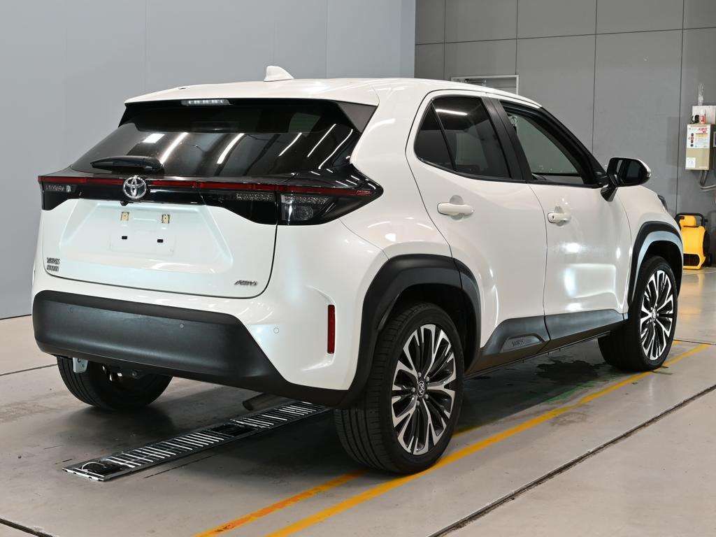 2021 Toyota Yaris Cross Z 4WD auction photo 2