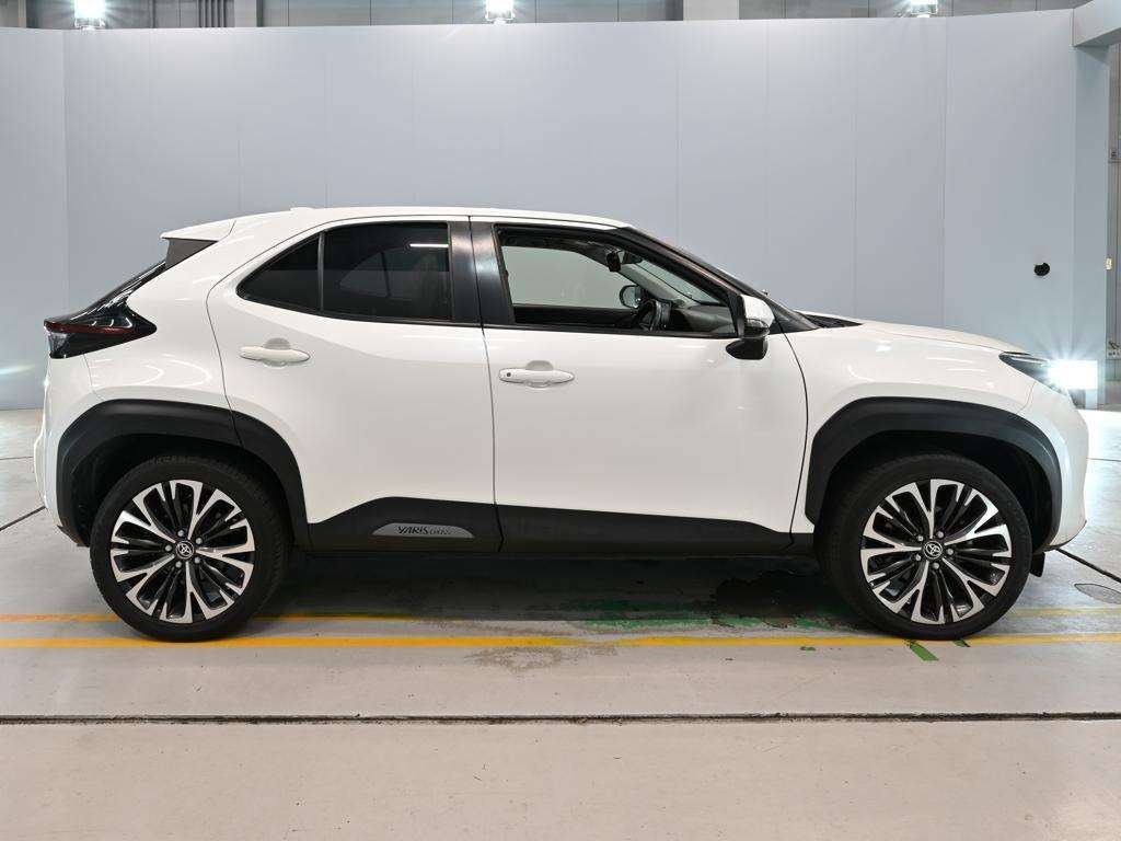 2021 Toyota Yaris Cross Z 4WD auction photo 3