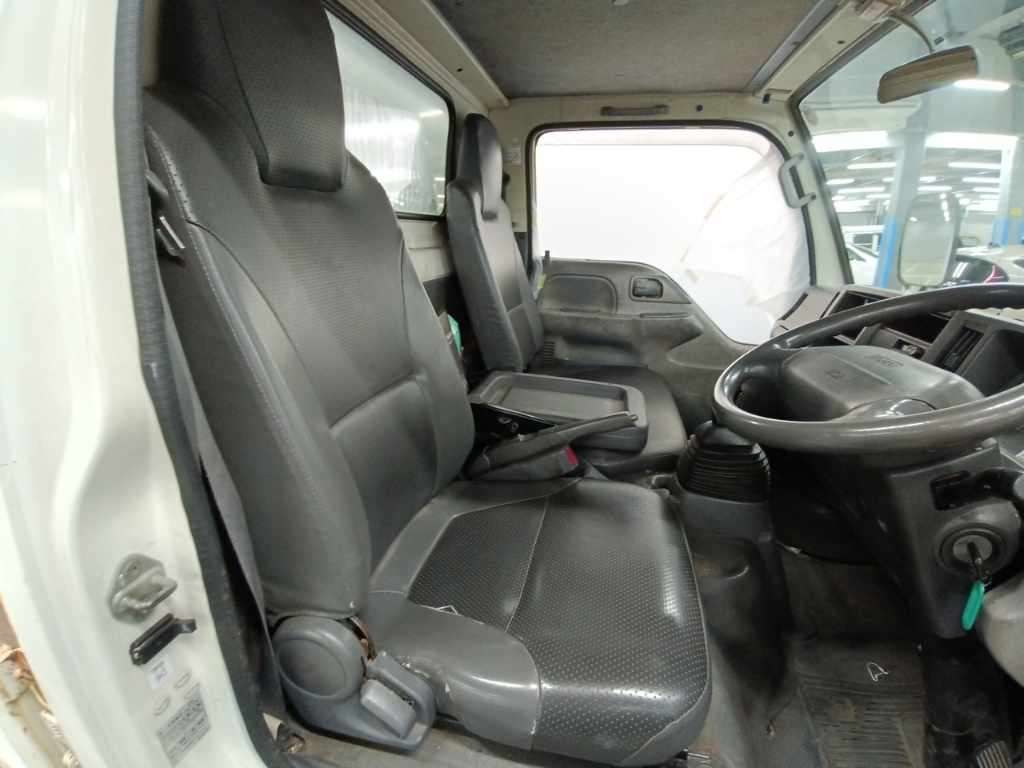 2010 Isuzu Elf auction photo 10