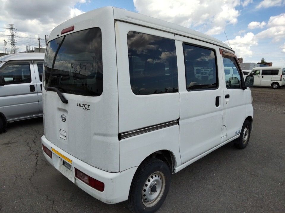 2014 Daihatsu ハイゼット カーゴ auction photo 2