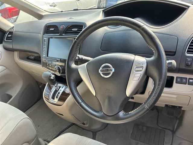 2012 Nissan Serena 20G S HV auction photo 3