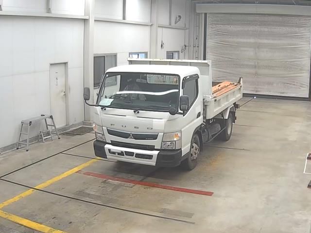 2021 Mitsubishi Fuso Canter dump Japan auction vehicle