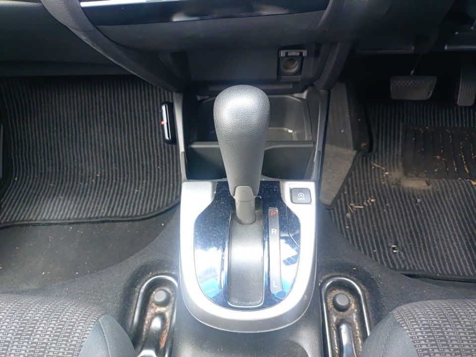 2015 Honda Fit auction photo 12